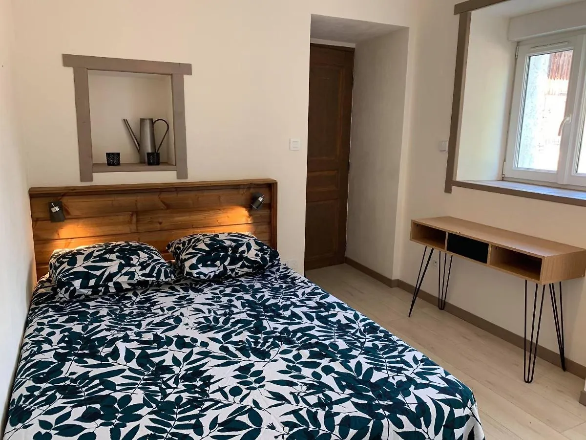 Apartment Gites Des Casernes Saint-Christophe  France